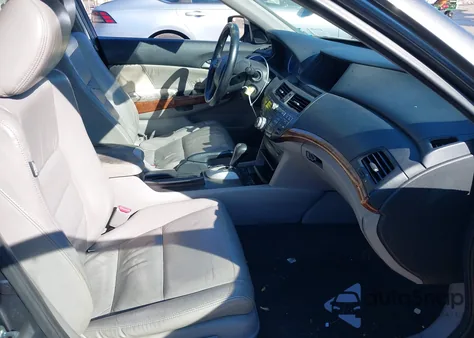 2011 Honda Accord 2.4 Ex-L from USA, damaged, VIN 1HGCP2F8XBA098714